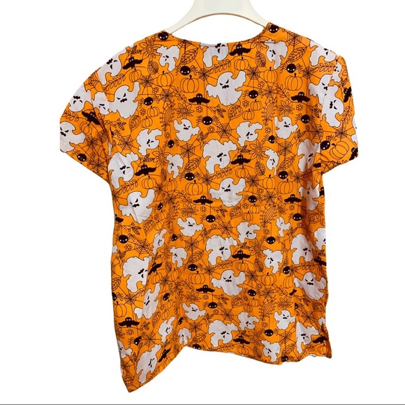 CASSANDRA O Halloween Themed Scrub Top Black Orange Pumpkins Bats Spiders New - Picture 2 of 6